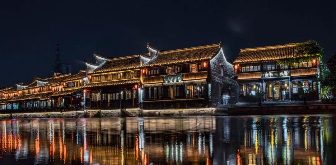 努力向上的铁球